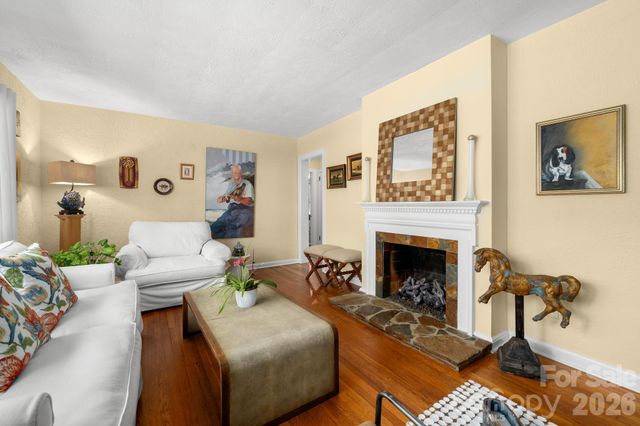 43 Martindale Road, Asheville, NC 28804