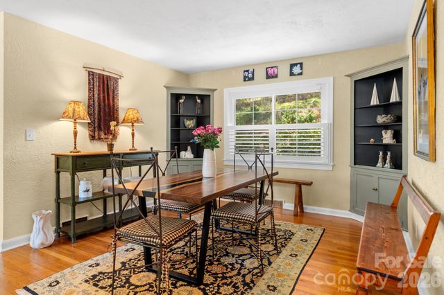 43 Martindale Road, Asheville, NC 28804