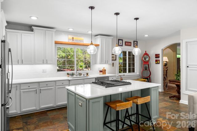 43 Martindale Road, Asheville, NC 28804