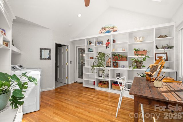 43 Martindale Road, Asheville, NC 28804