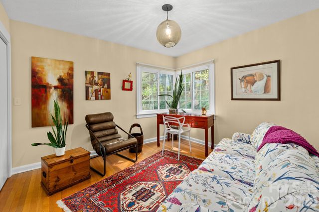 43 Martindale Road, Asheville, NC 28804