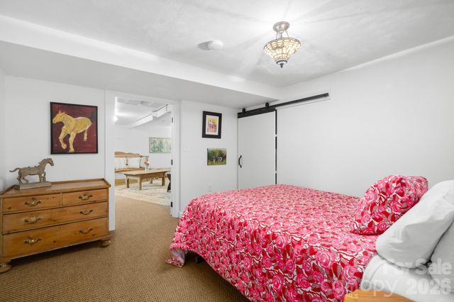 43 Martindale Road, Asheville, NC 28804