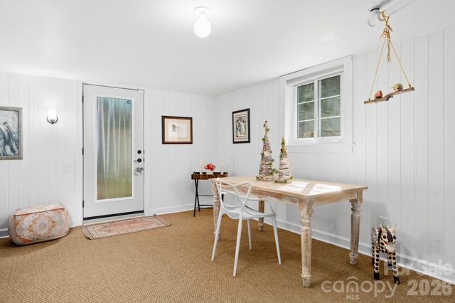 43 Martindale Road, Asheville, NC 28804