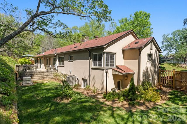 43 Martindale Road, Asheville, NC 28804