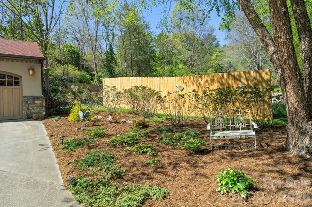 43 Martindale Road, Asheville, NC 28804