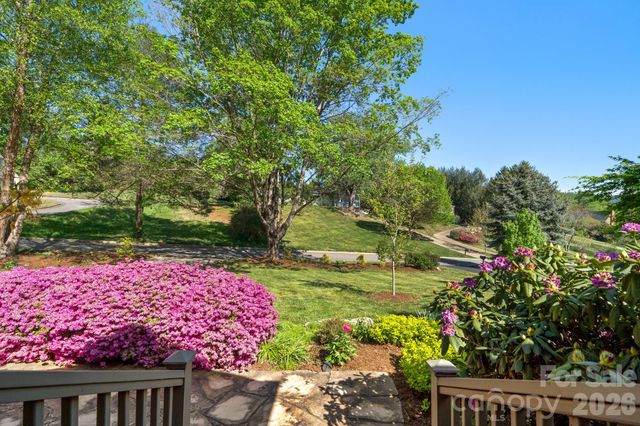 43 Martindale Road, Asheville, NC 28804