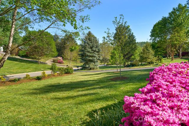 43 Martindale Road, Asheville, NC 28804