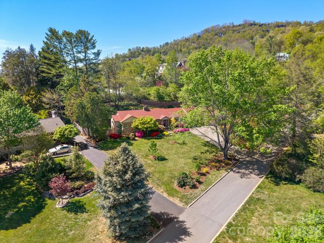 43 Martindale Road, Asheville, NC 28804