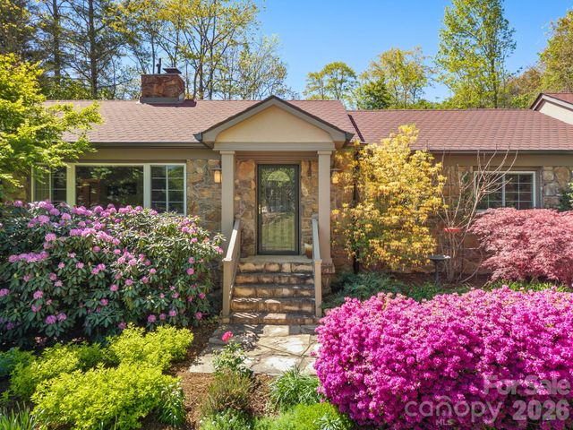 43 Martindale Road, Asheville, NC 28804