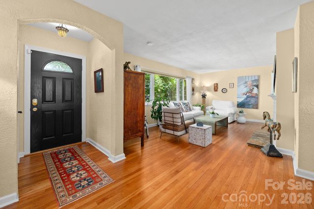 43 Martindale Road, Asheville, NC 28804