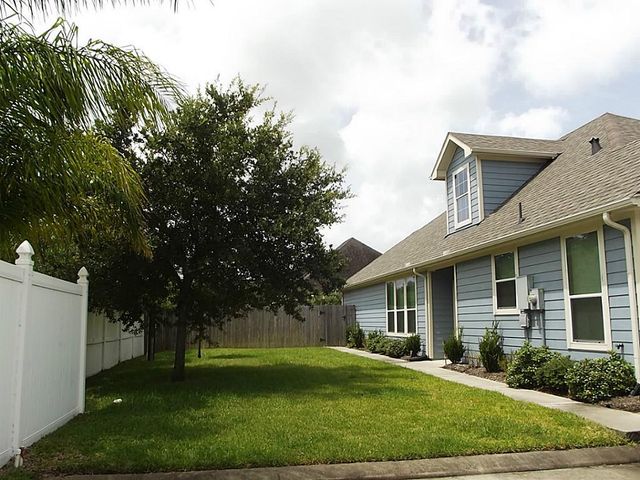 2801 Sand Dune Drive, Seabrook, TX 77586
