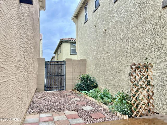 451 S HAWES Road 43, Mesa, AZ 85208