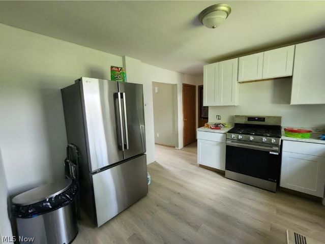 798 Devitt Avenue, Campbell, OH 44405