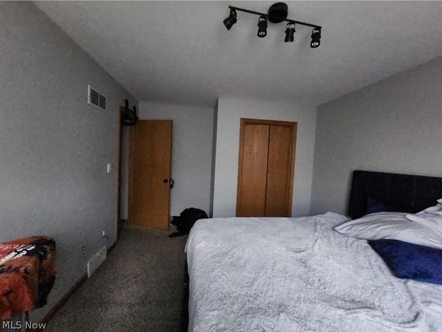 798 Devitt Avenue, Campbell, OH 44405