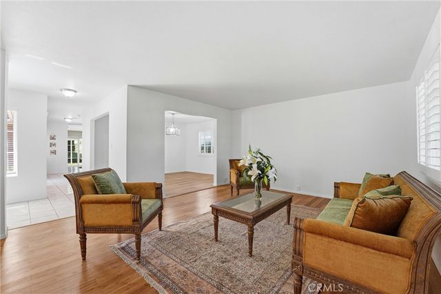 330 Moore, San Dimas, CA 91773