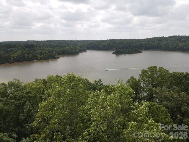 3235 Lake Pointe Drive, Belmont, NC 28012