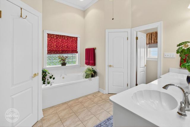 457 Grand Oaks Drive, Shreveport, LA 71106