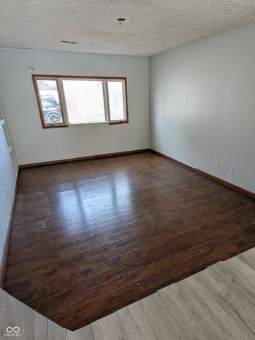 1033 E 3rd Street, Greenfield, IN 46140