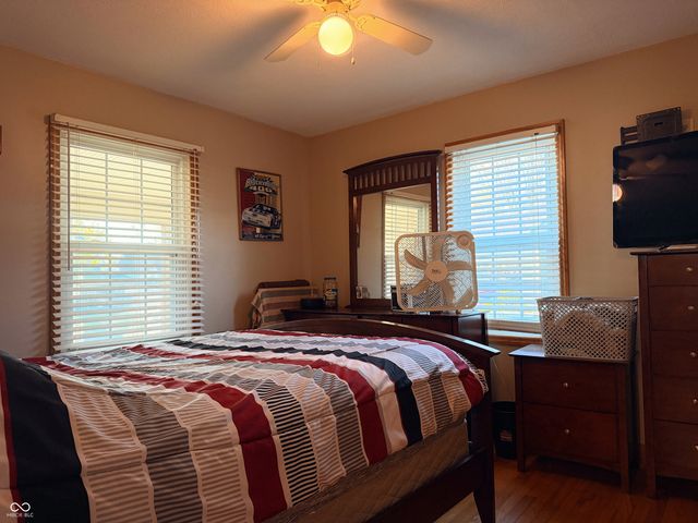 415 N 18th Avenue, Beech Grove, IN 46107