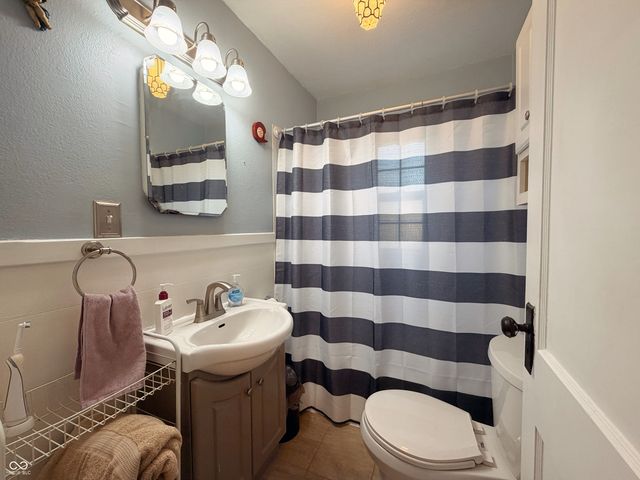 415 N 18th Avenue, Beech Grove, IN 46107