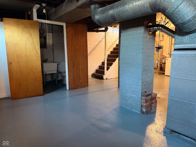 415 N 18th Avenue, Beech Grove, IN 46107