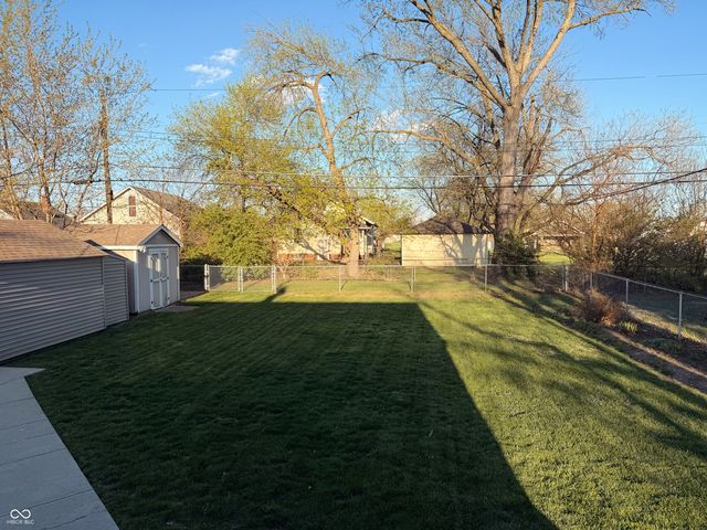 415 N 18th Avenue, Beech Grove, IN 46107