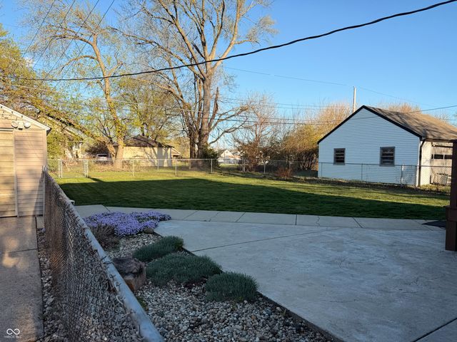 415 N 18th Avenue, Beech Grove, IN 46107