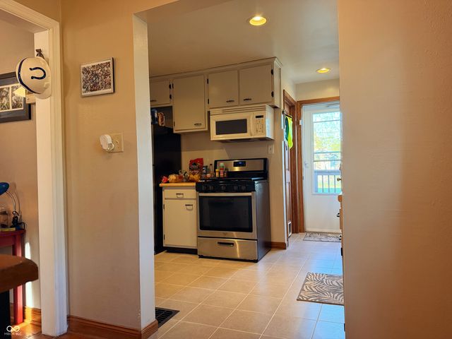 415 N 18th Avenue, Beech Grove, IN 46107