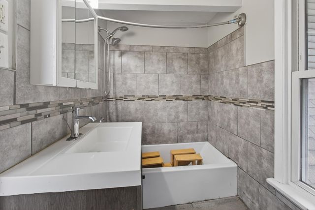 4051 Bryant Avenue N, Minneapolis, MN 55412