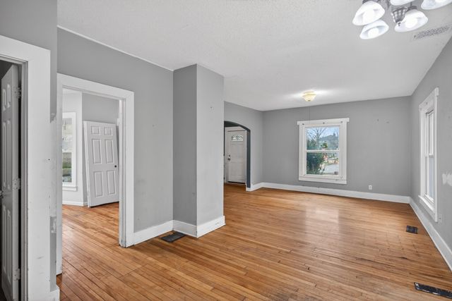 4051 Bryant Avenue N, Minneapolis, MN 55412