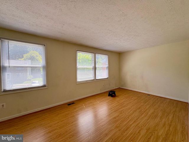 8112 PARKDALE CT, Springfield, VA 22153