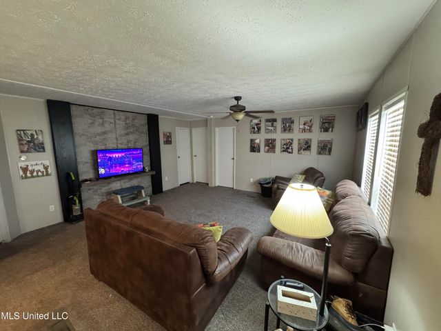2048 Ashley Road, Hazlehurst, MS 39083