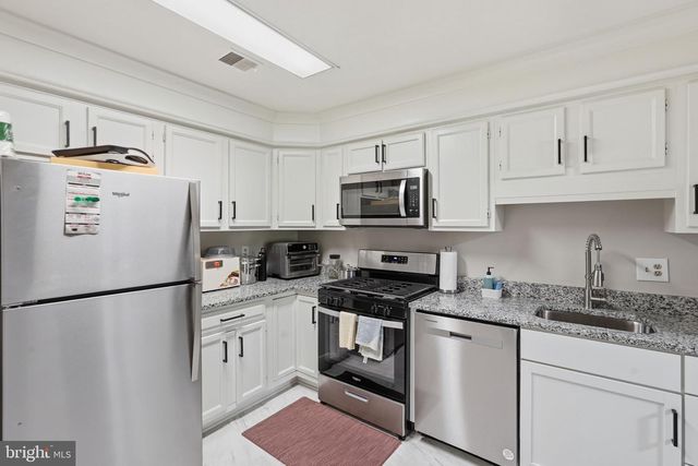 3810-B STEPPES CT, Falls Church, VA 22041