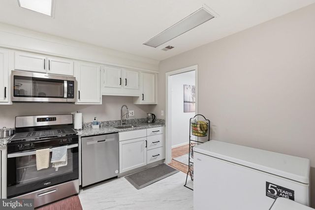 3810-B STEPPES CT, Falls Church, VA 22041