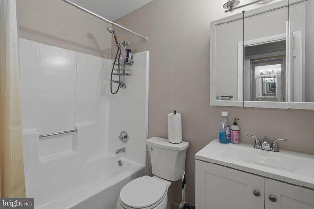 3810-B STEPPES CT, Falls Church, VA 22041