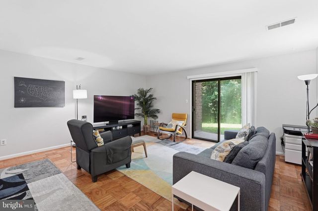 3810-B STEPPES CT, Falls Church, VA 22041