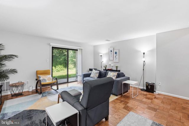 3810-B STEPPES CT, Falls Church, VA 22041