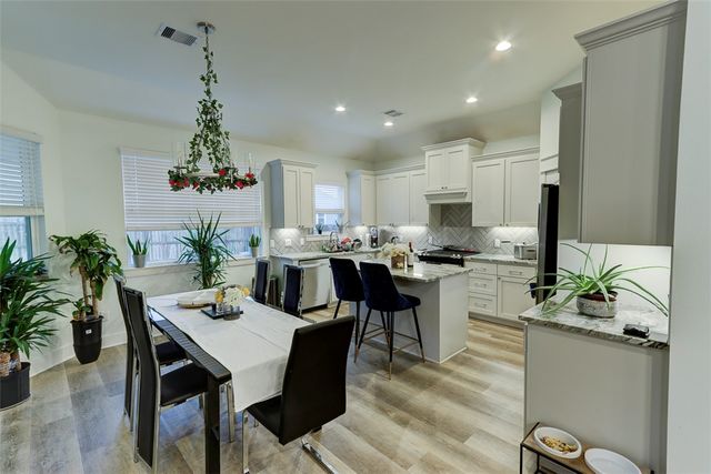 4002 Brownway Drive, College Station, TX 77845