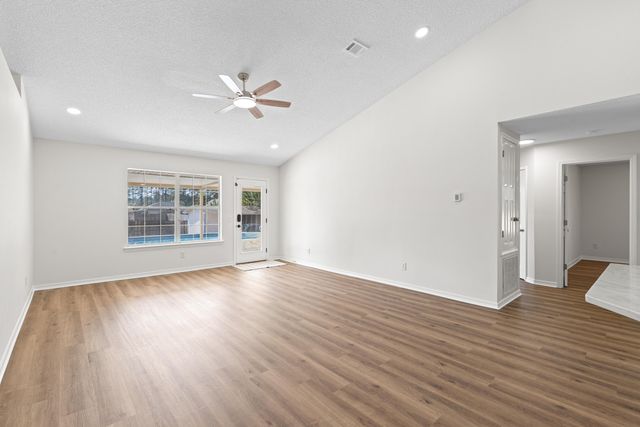 7437 Brevard Street, Navarre, FL 32566