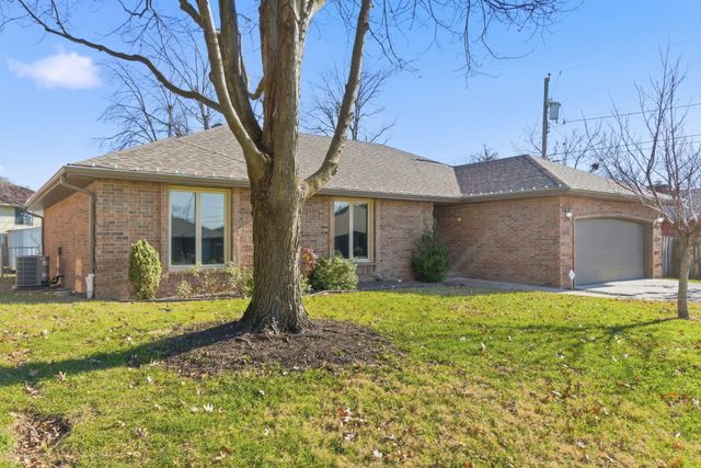 3528 S Southvale Court, Springfield, MO 65804