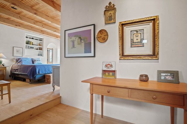 440 Los Pinos, Santa Fe, NM 87507