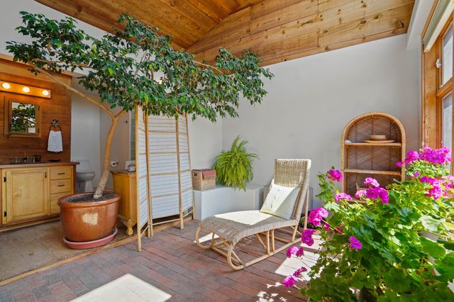 440 Los Pinos, Santa Fe, NM 87507