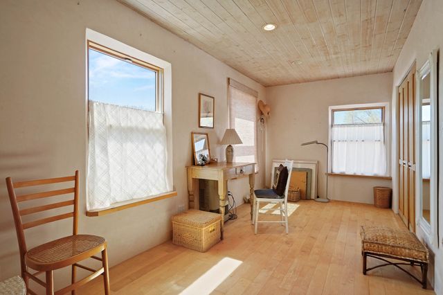 440 Los Pinos, Santa Fe, NM 87507