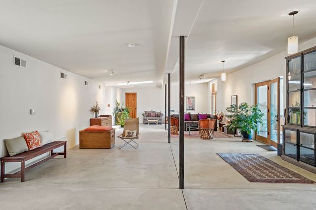 440 Los Pinos, Santa Fe, NM 87507