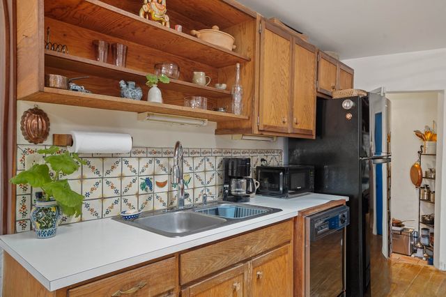 440 Los Pinos, Santa Fe, NM 87507