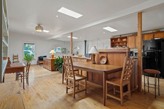 440 Los Pinos, Santa Fe, NM 87507