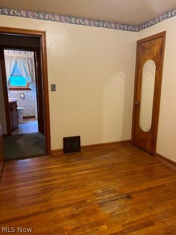 27 Woodland Drive, New Middletown, OH 44442
