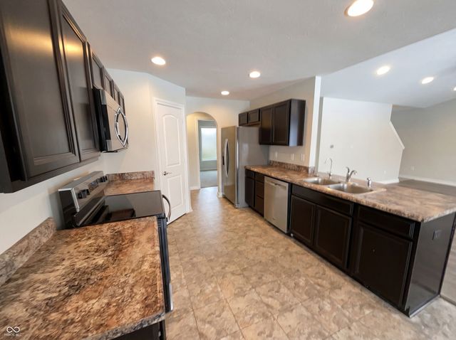 2870 Avebury Way, Brownsburg, IN 46112