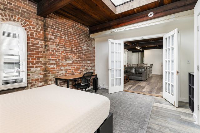 369 Thayer Street, Providence, RI 02906