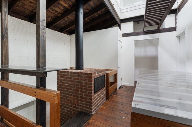 369 Thayer Street, Providence, RI 02906